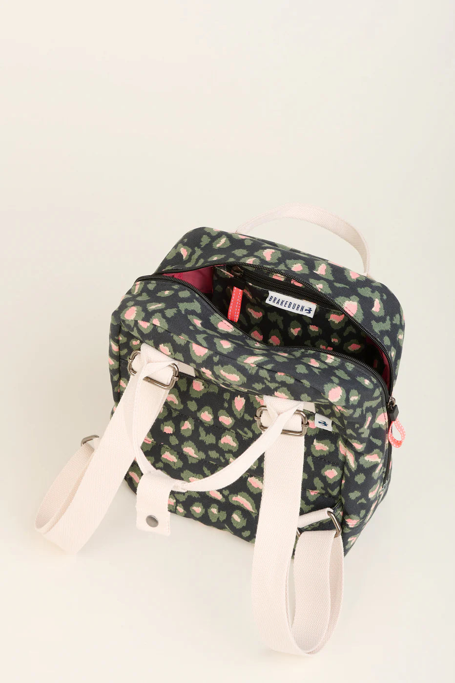 Sac à dos classique à imprimé léopard kaki Brakeburn